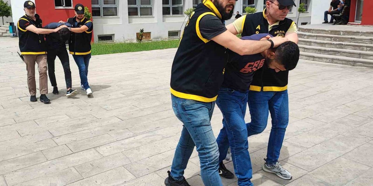 AK Parti Sözcüsü Çelik’in seçim bürosuna sığınan şahsı yaralayan iki kişi yakalandı