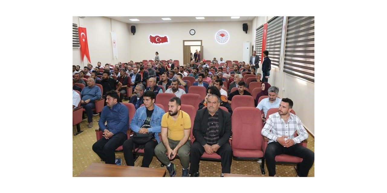 Adana’da canlı hayvan satıcılarına eğitim verildi