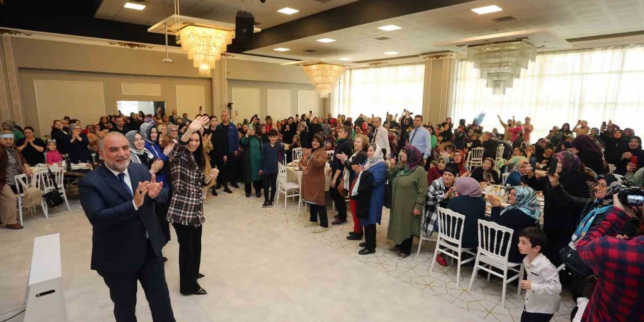 Sandıkçı: “Erdoğan’ı yeniden Cumhurbaşkanı seçeceğiz”