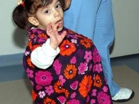 İkizini karnında taşıyor!