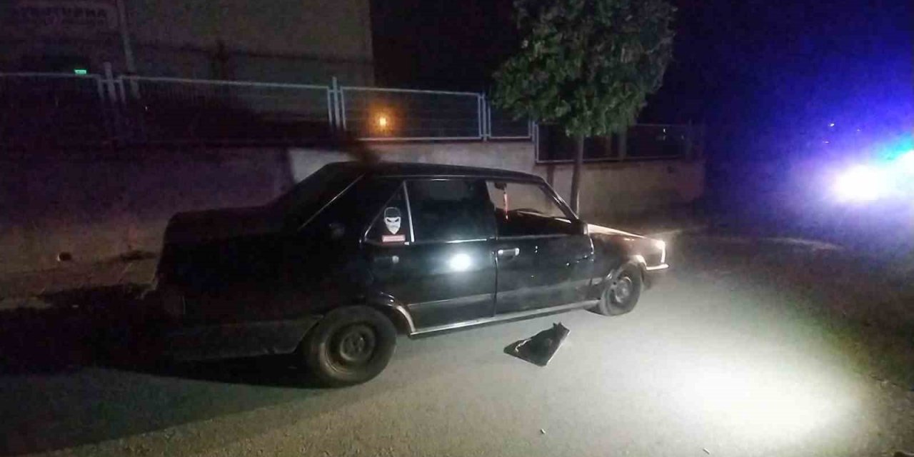 Seyir halindeki araç kurşunlandı