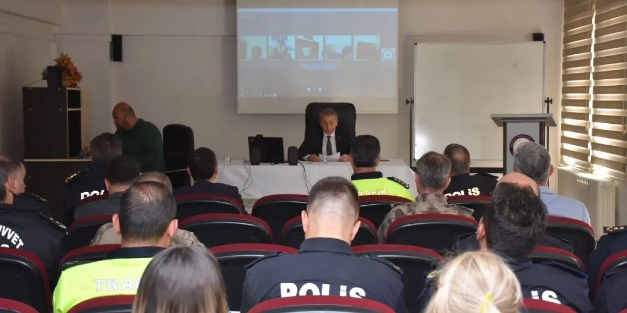 Miting ve futbol müsabakası değerlendirme toplantısı düzenlendi