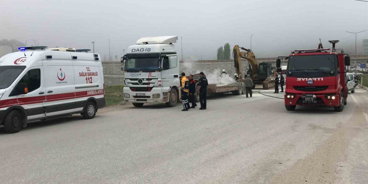 Bilecik’te seyir halindeki tır bir anda alev aldı