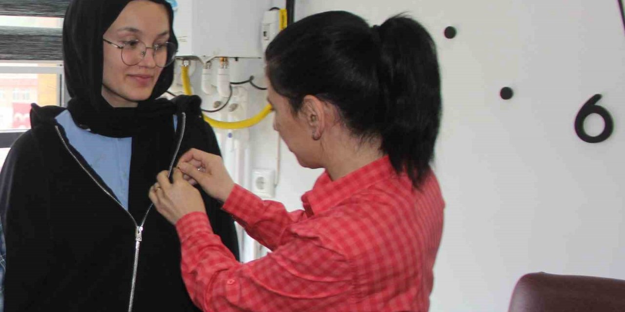 Bilek güreşi Türkiye 4.’süne altın