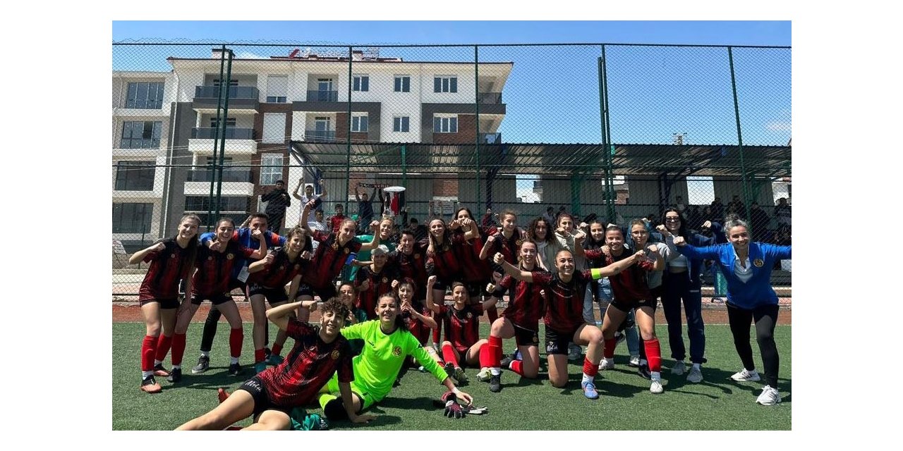 Eskişehirspor farklı kazanarak play-off’u garantiledi