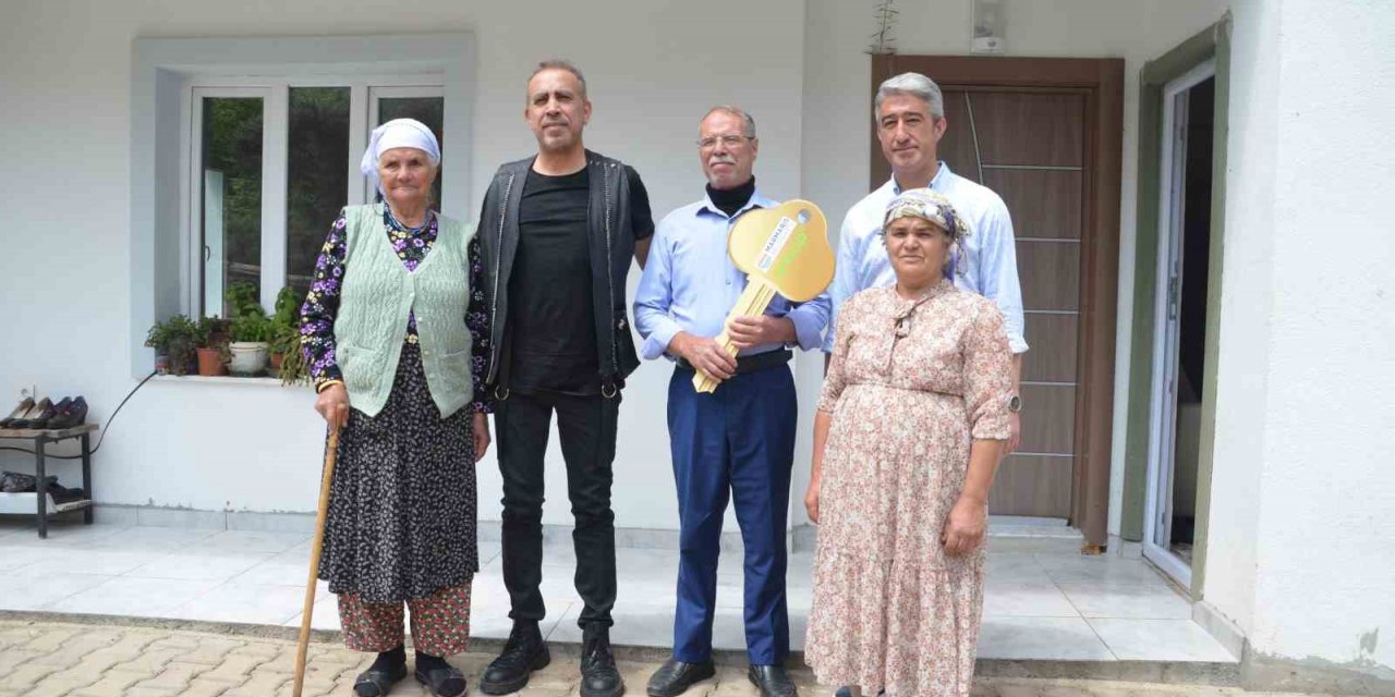 Marmaris Belediyesi ve AHBAP işbirliğiyle evlerine kavuştular