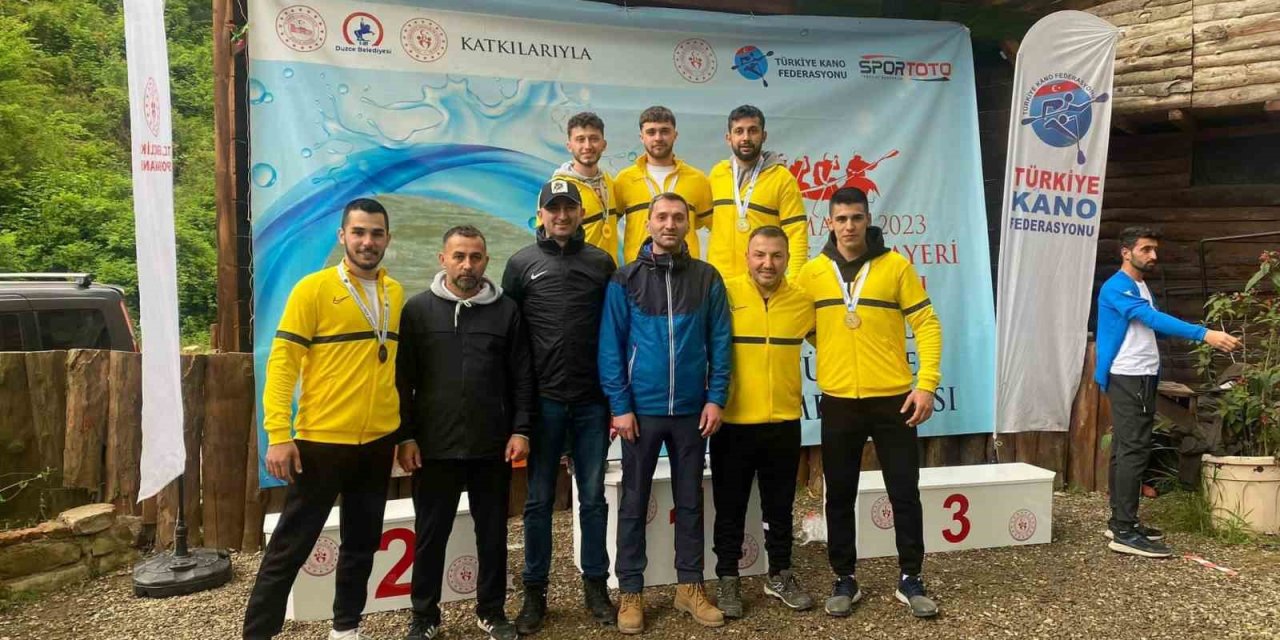 Düzce Belediyesi Spor Akademisi rafting takımı şampiyon oldu