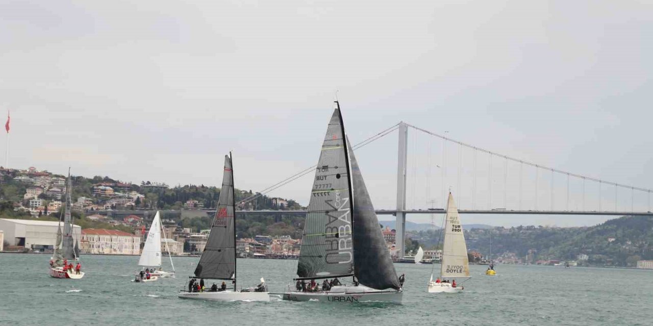 Yılın İlk Boğaz Yarışı’nda yelken rüzgarı esti