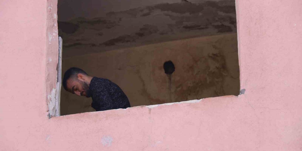 Diyarbakır’da vatandaşlar öğrencilerin geçiş yolu üzerinde bulunan metruk yapının yıkımını istiyor