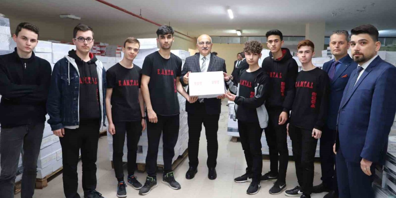 Yardımcı kaynak kitapların dağıtımı Bursa’da başladı