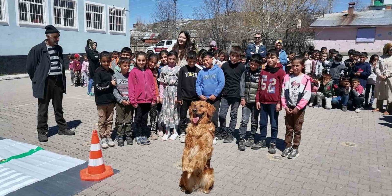 Karlıova’da öğrencilere trafik güvenliği eğitimi verildi