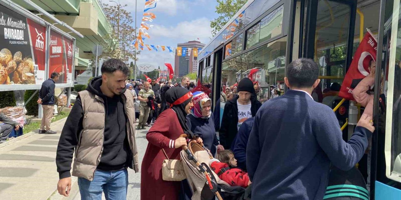 Yüz binlerce vatandaş Büyük İstanbul Mitingi’ne akın ediyor