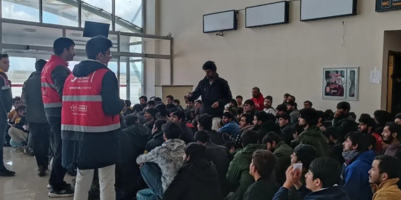 Ağrı’da 80 düzensiz göçmen yakalandı