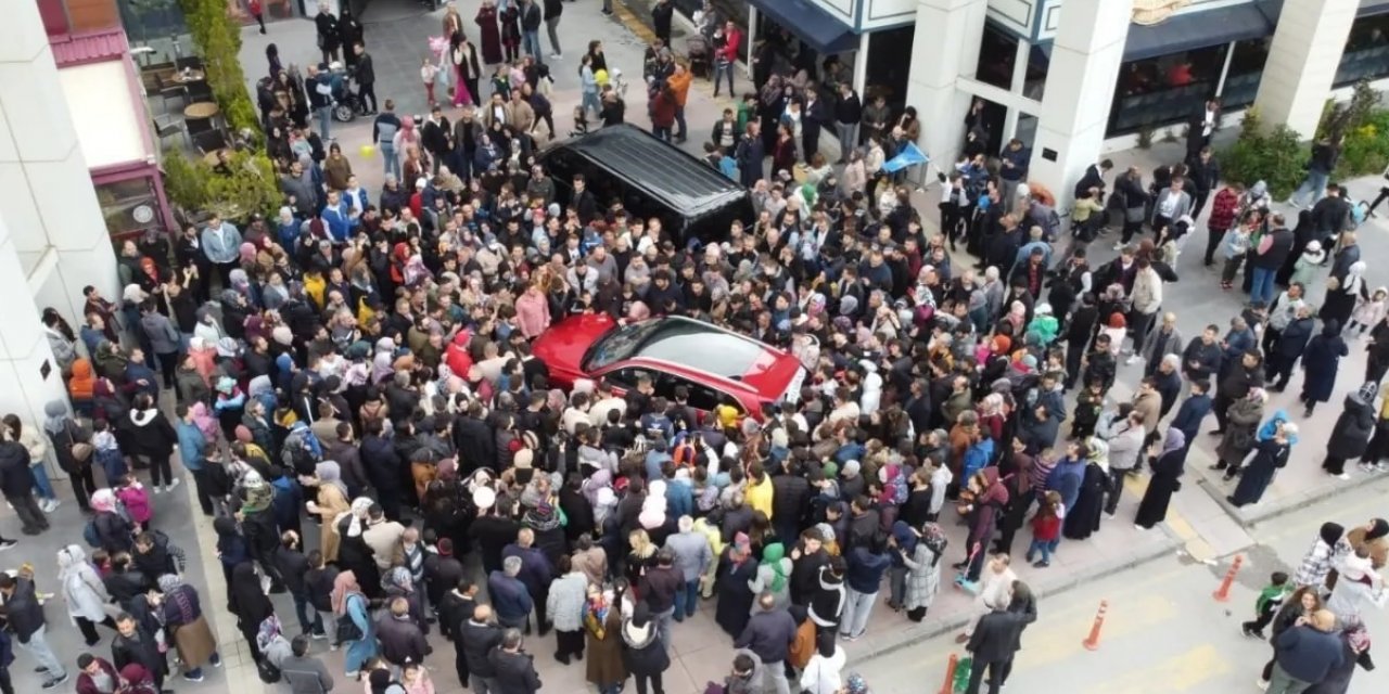 Kütahya’da Togg izdihamı oluştu, o anlar havadan görüntülendi