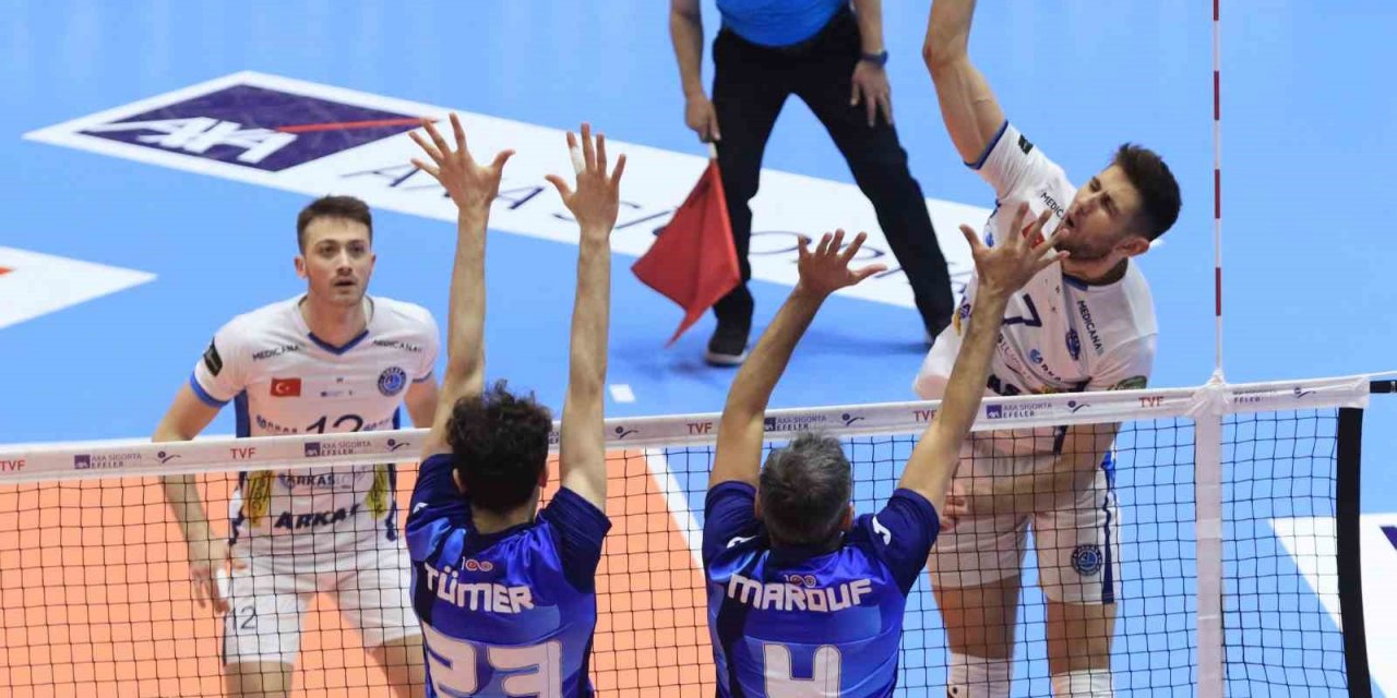 Efeler Ligi: Arkas: 3 - Fenerbahçe: 0