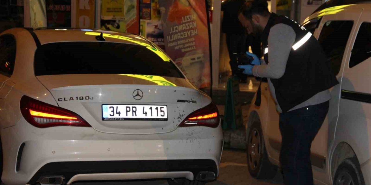 1 milyon 200 bin TL’ye aldığı lüks otomobil aynı gün hasımları tarafından kurşunlandı