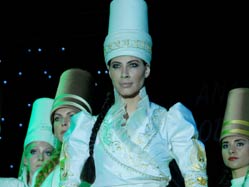 Moda Show'da Mevlana rüzgarı