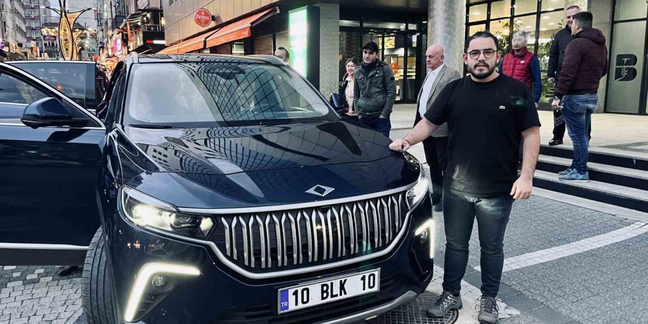 Balıkesir’de TOGG’a vatandaşlardan yoğun ilgi