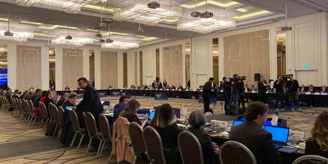 Bakan Dönmez: “Ülkemizi yasa boğan depremlerde elektrik dağıtım sektörü önemli bir sınav verdi”