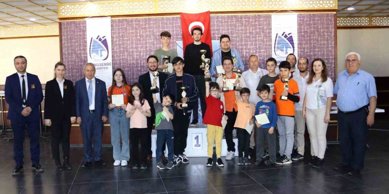 Yunusemre’de satranç şöleni sona erdi