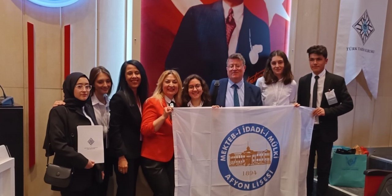 Afyon Lisesi öğretmen ve öğrencileri ‘İzmir İktisat Kongresi’nin 100. Yıldönümü’nde panel gerçekleştirdi