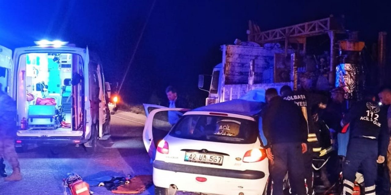 Otomobil arıza yapan kamyona çarptı: 1 ölü, 1 yaralı