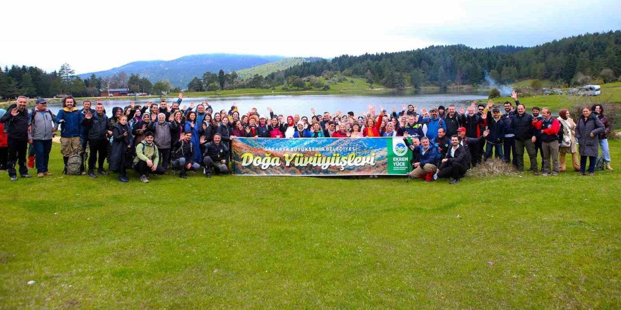 200 doğa tutkunu Karagöl’ü keşfetti
