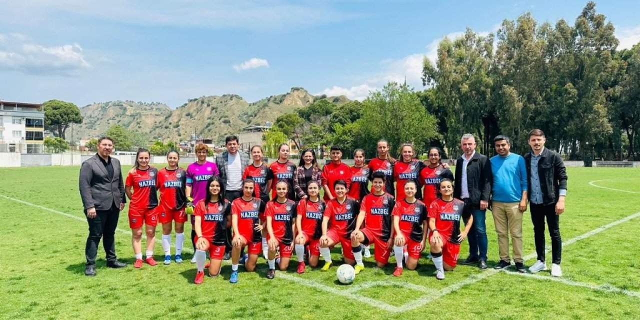 Nazilli Belediyespor Kadın Futbol Takımı Play-Off’ta