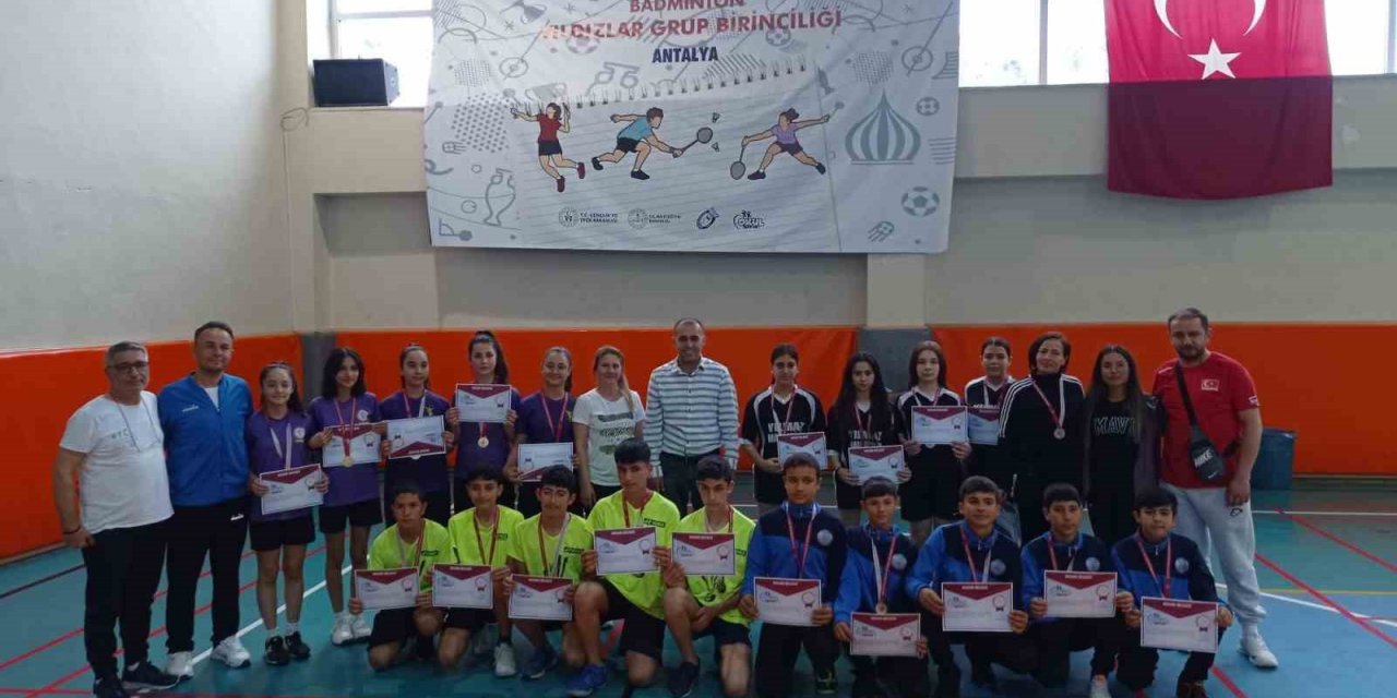 Badminton turnuvasında Aydın’ı başarıyla temsil ettiler