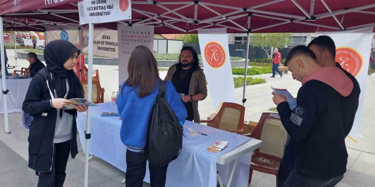 NEVÜ Niğde Üniversite Tanıtım ve Tercih Fuarı’nda