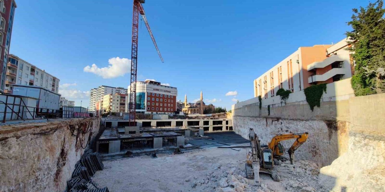 Mardin’de 2 katlı 500 araçlık otopark çalışmasında katlar görünmeye başladı