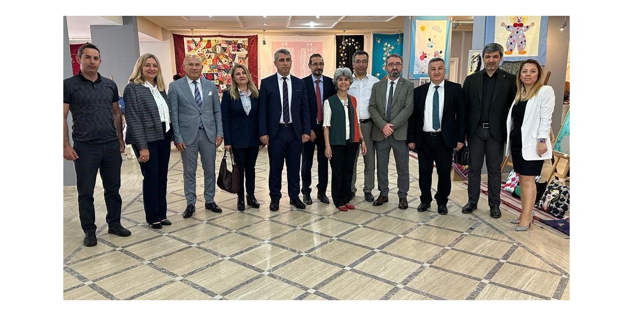 Nazilli’de HEM kursiyerlerinden ‘Renklerin Dili’ sergisi