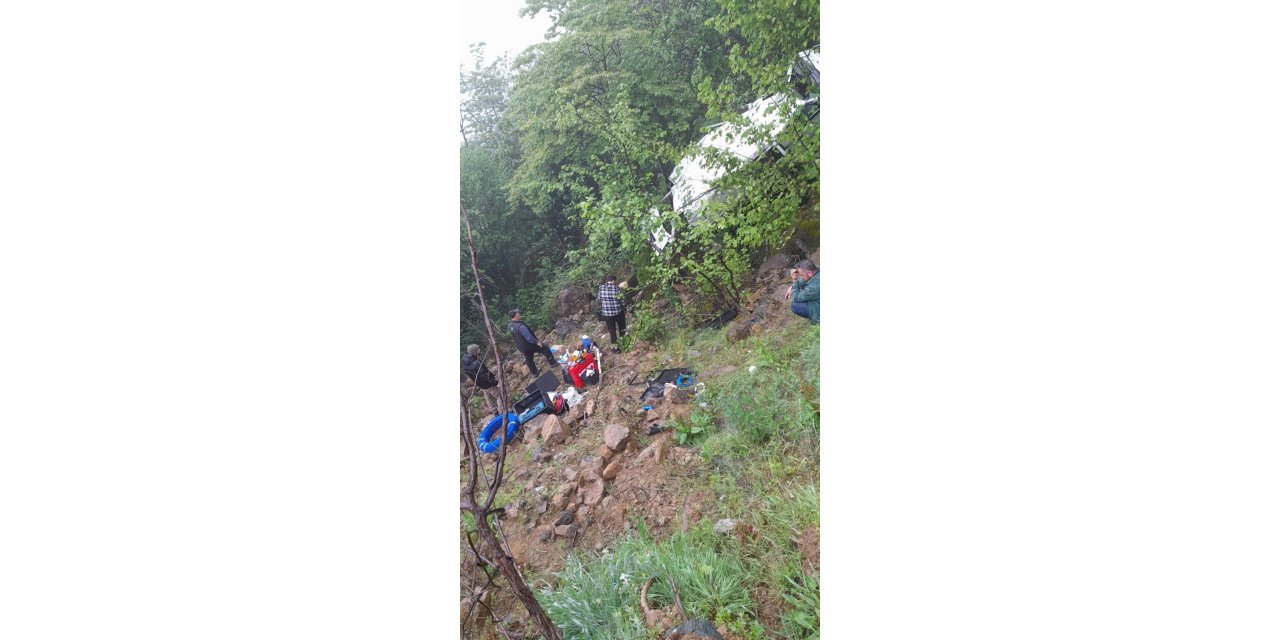 Uçuruma yuvarlanan aracın sürücüsü yaralandı