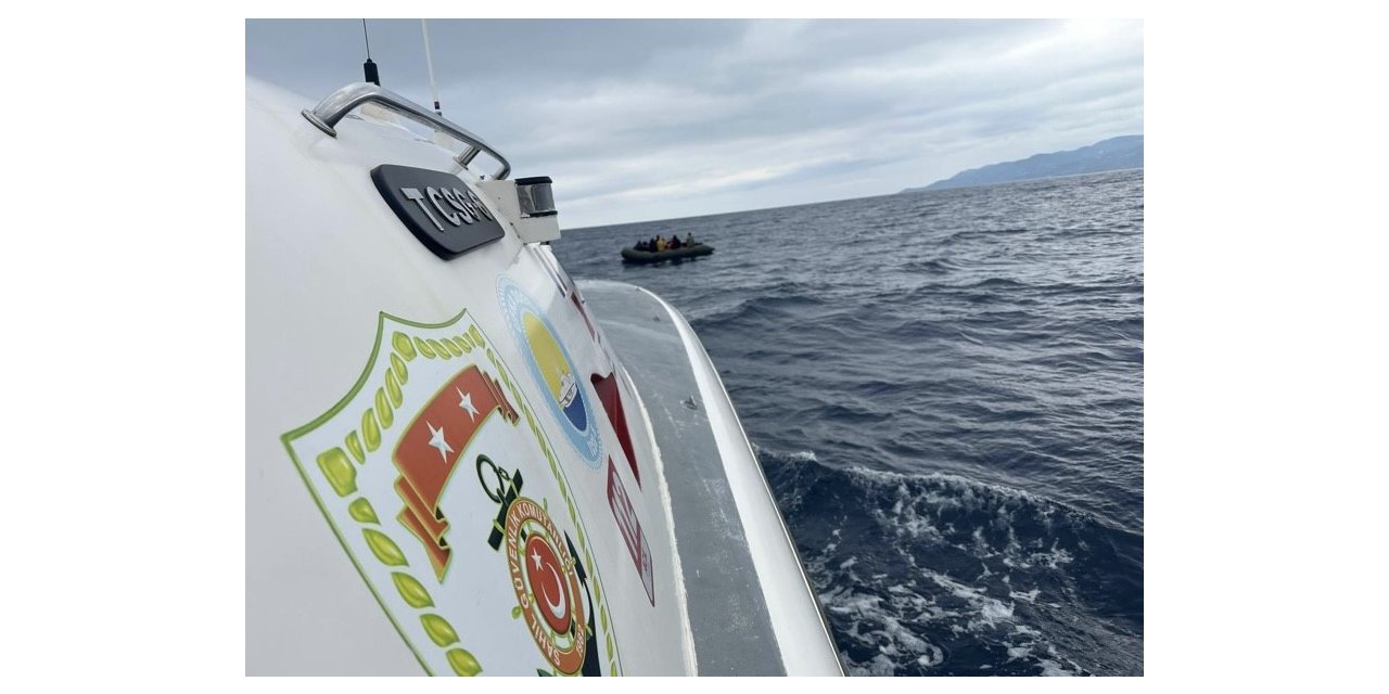 Ayvacık açıklarında 23 kaçak göçmen yakalandı