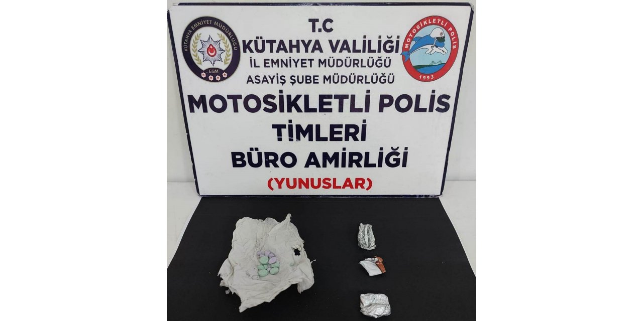 Kütahya’da alkollü sürücünün aracında uyuşturucu ele geçirildi