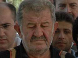 Hem oğlunu hem babasını kaybetti