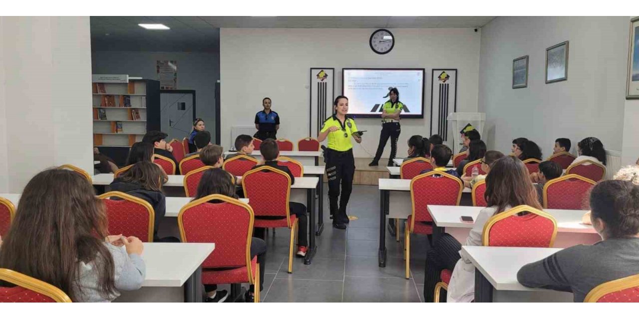 Okullarda trafik bilgilendirme etkinliği