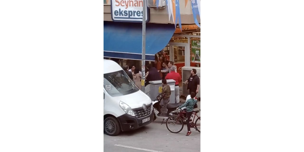 Bursa’da gençlerin kavgası kamerada