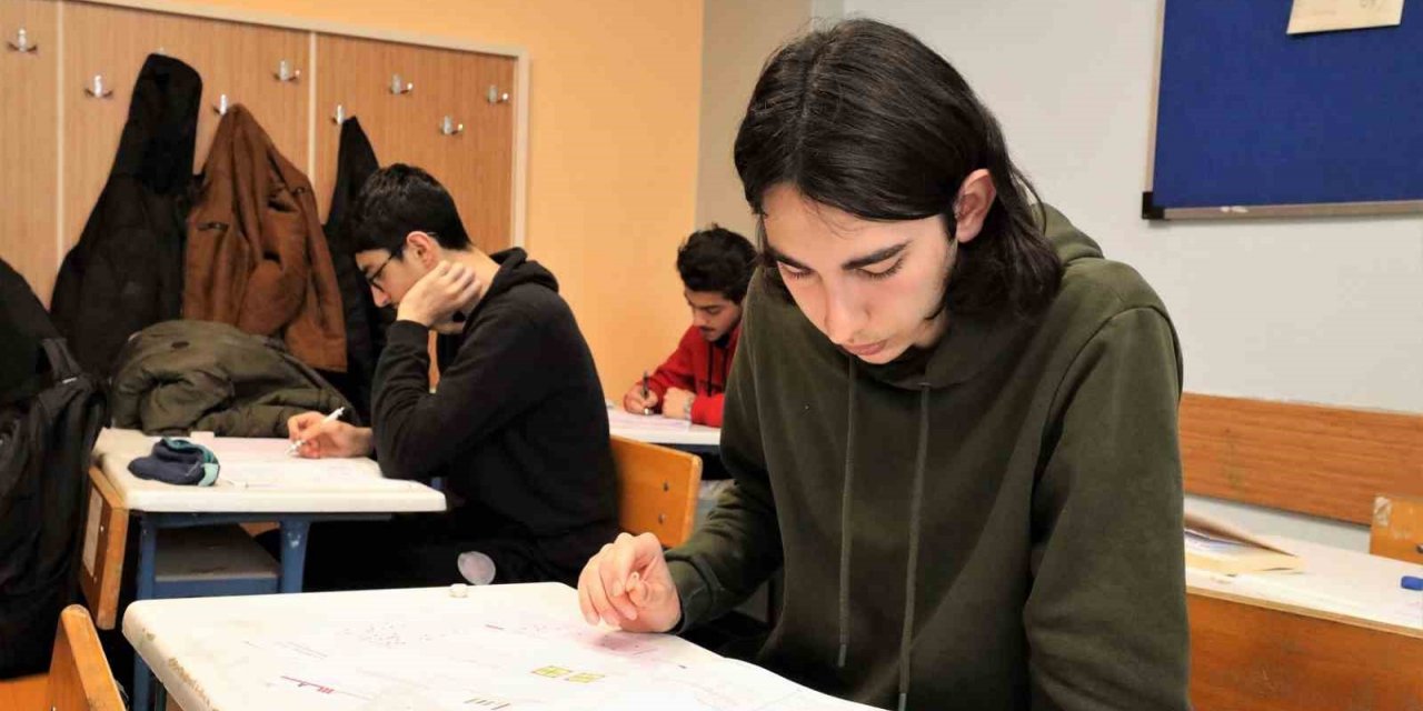 Gençler YKS provasında