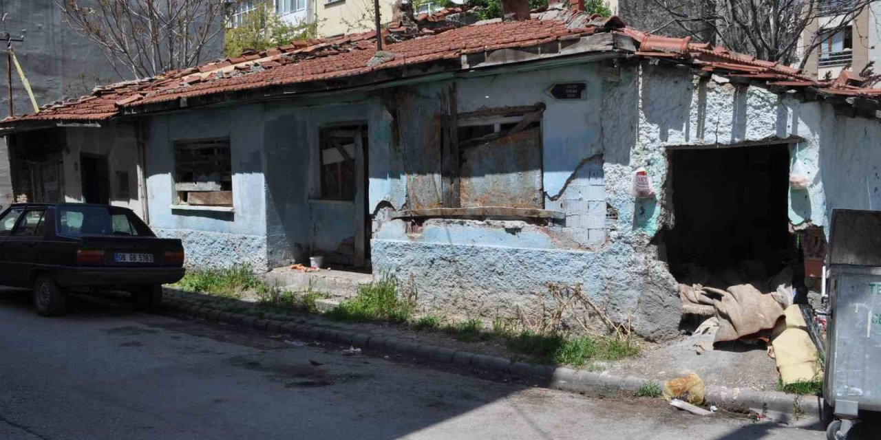 Metruk binaya dadanan tinerciler vatandaşı illallah ettirdi