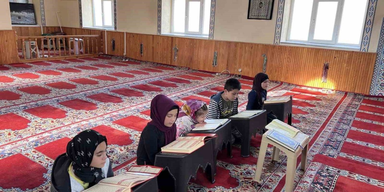 Hisarcık’ta çocuklara camide Kur’an eğitimi aralıksız devam ediyor
