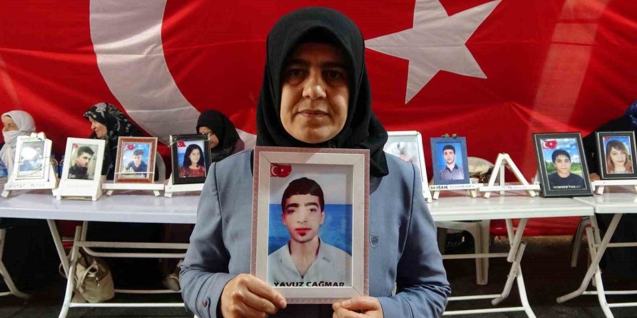 Diyarbakır annelerinden Çağmar: “Evlat hasretiyle HDP önünde bekliyorum”