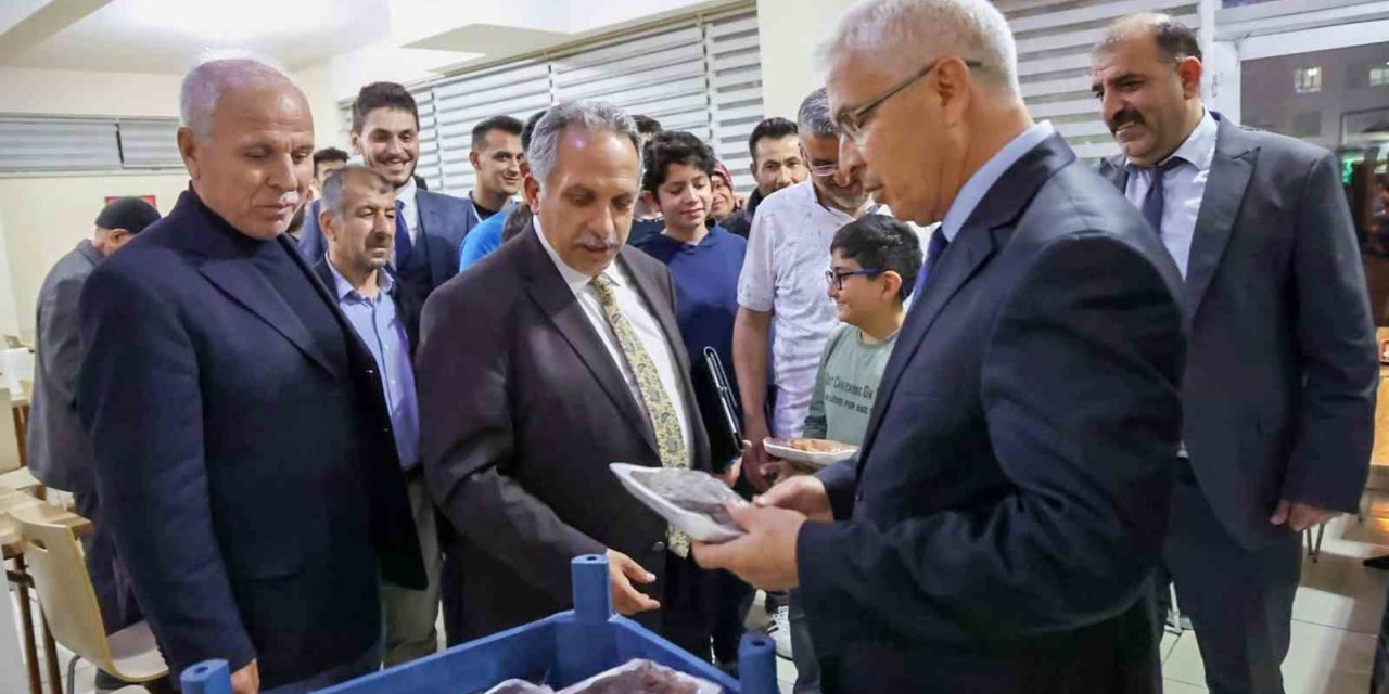 Başkan Yalçın ve Kaymakam Dönmez depremzedeleri yalnız bırakmıyor