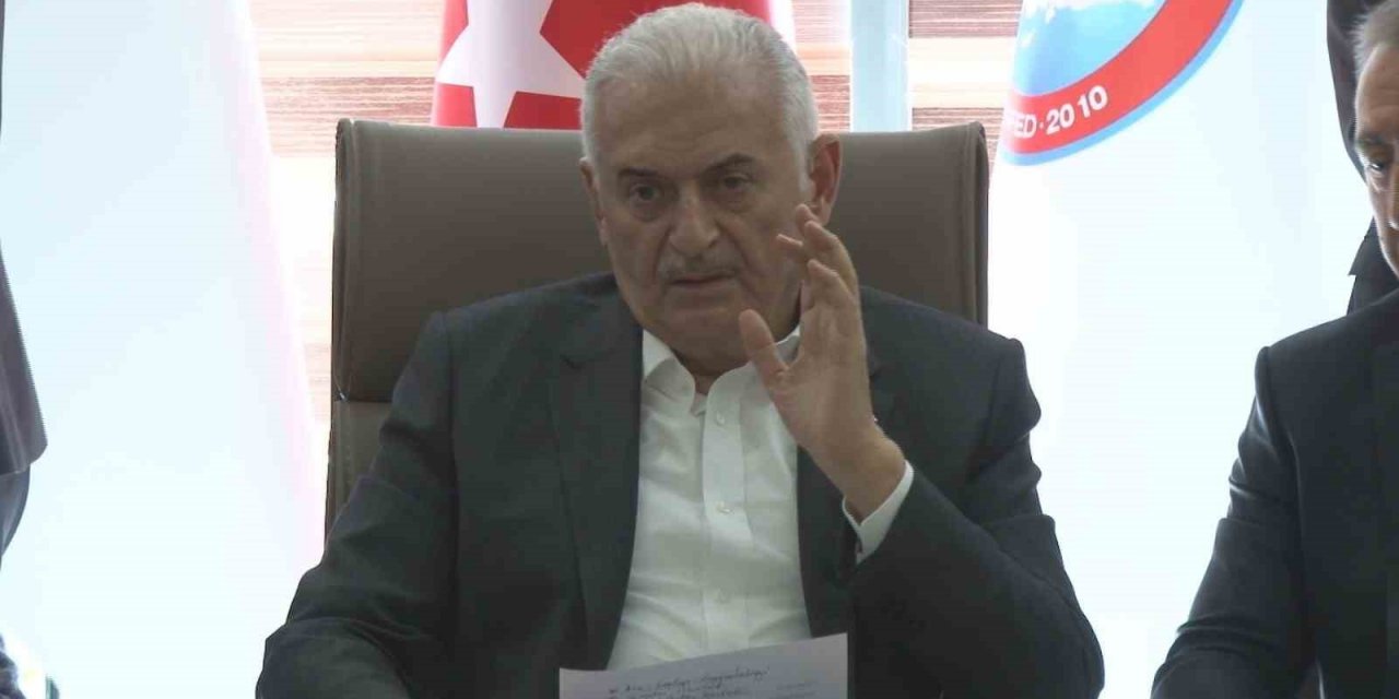 Binali Yıldırım: "HDP, PKK’nın yeşile boyanmış şekli, HDP’nin iradesi yok, irade dağda. Milletvekillerini bile dağ belirliyor"