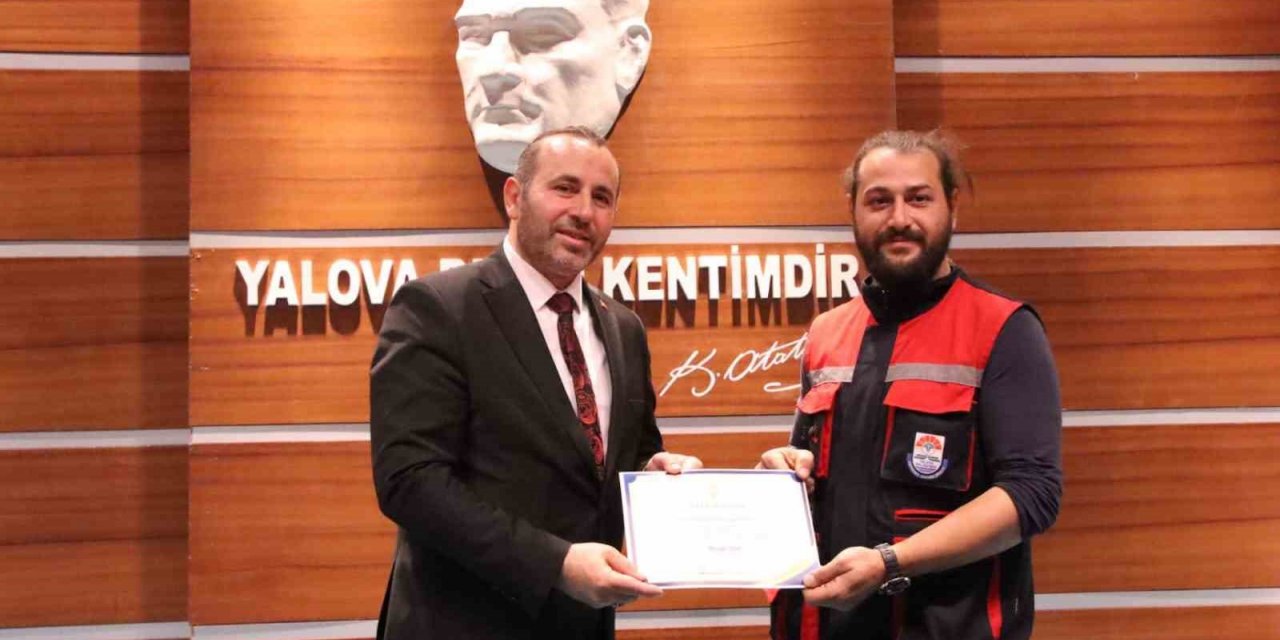 Yalova Belediyesi’nden deprem bölgesinde görev yağan personele teşekkür