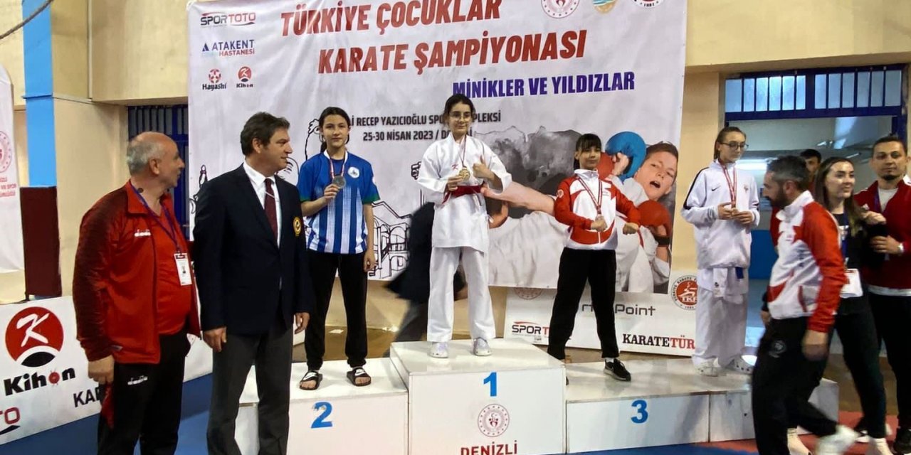 Kartepeli Aslı Bera Kurt Türkiye ikincisi oldu