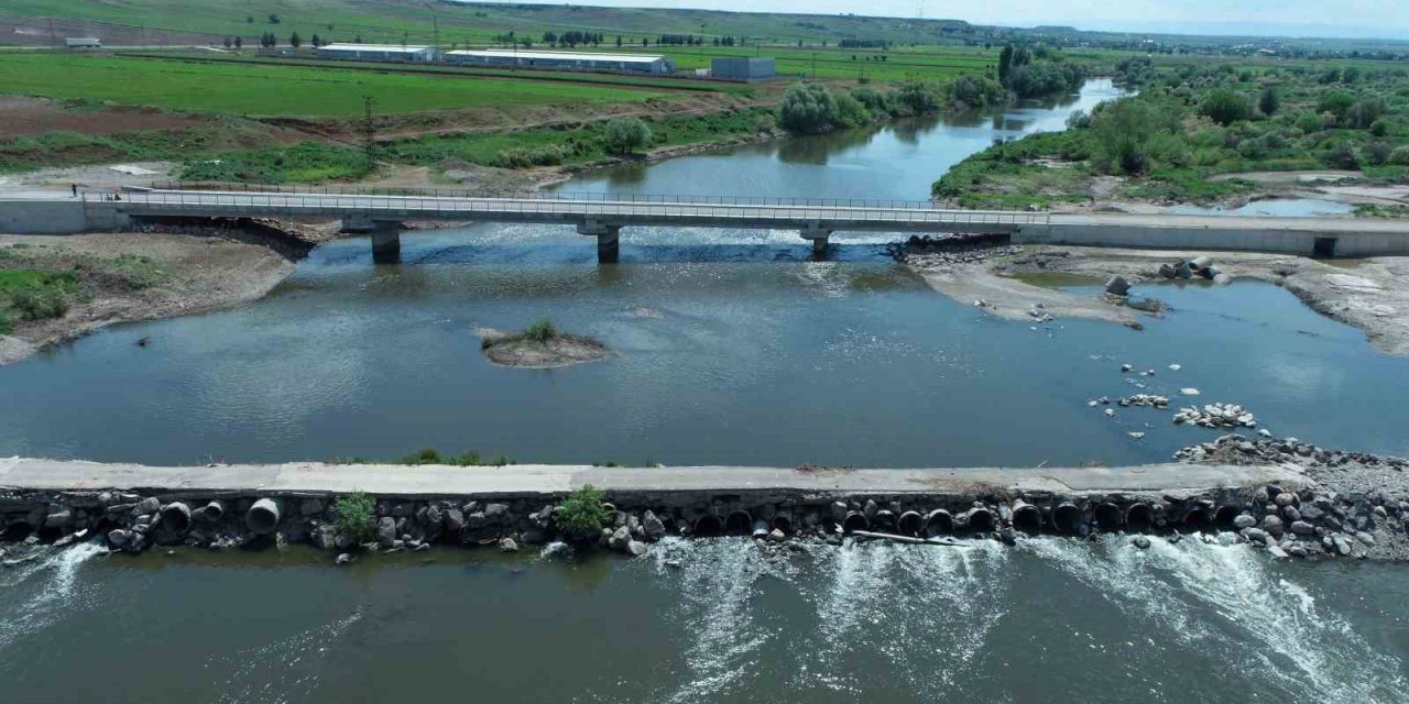 Sarılar Köprüsü 16 mahalleyi birleştirdi