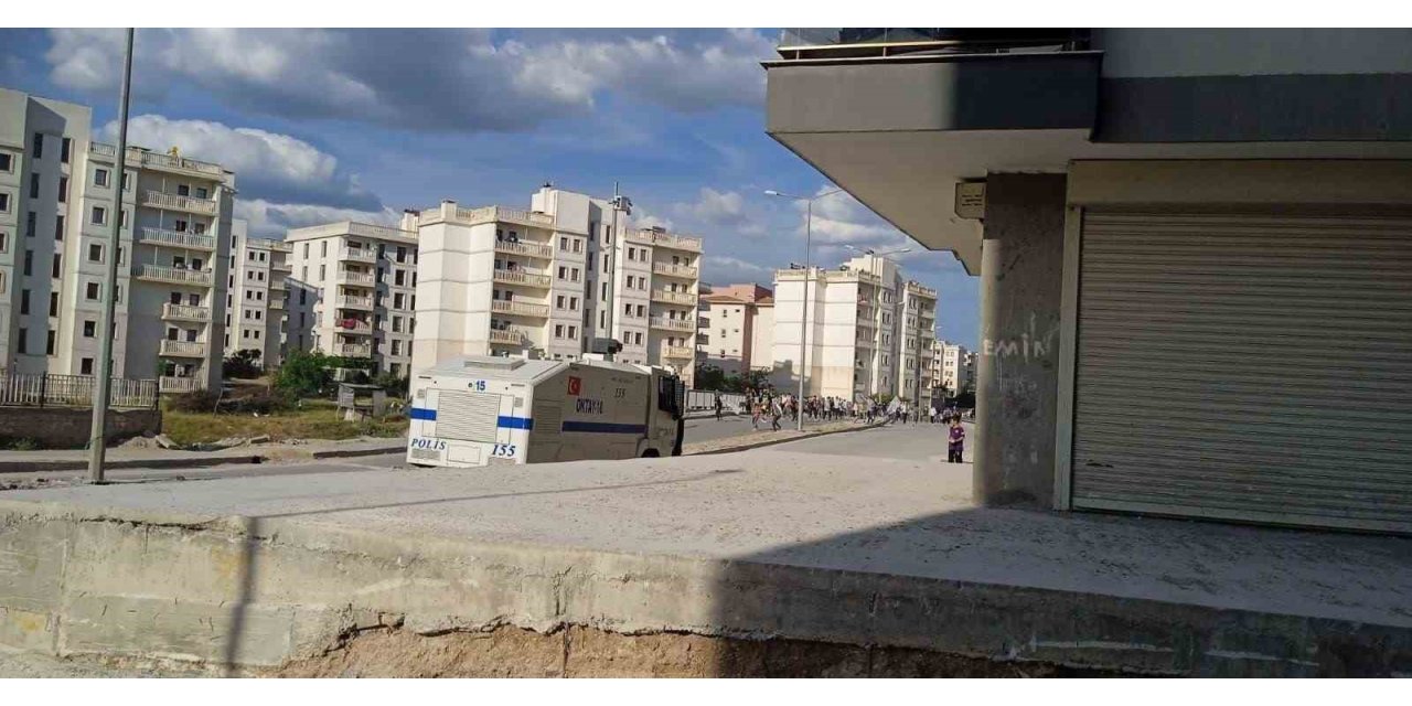 Nusaybin’de Yeşil Sol Parti mitingi sonrası polise taşlı saldırı