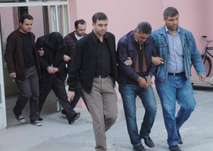 Oto hırsızları suçüstü yakalandı!