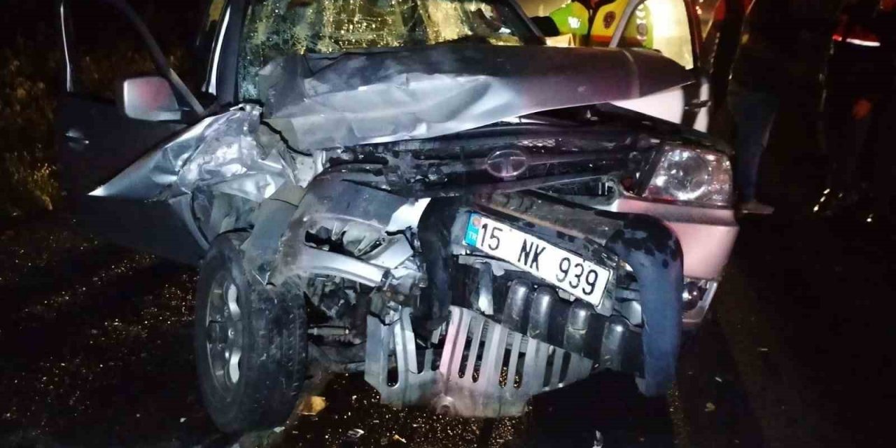 Buharkent’te 4 aracın karıştığı feci kaza: 2 ölü, 1 yaralı